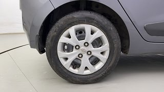 Used 2016 Hyundai Grand i10 [2013-2017] Sportz 1.2 Kappa VTVT Petrol Manual tyres RIGHT REAR TYRE RIM VIEW