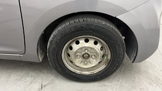 Used 2014 Hyundai Eon [2011-2018] Era + Petrol Manual tyres RIGHT FRONT TYRE RIM VIEW