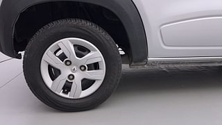 Used 2019 Renault Kwid [2015-2019] RXL Petrol Manual tyres RIGHT REAR TYRE RIM VIEW
