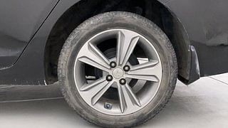 Used 2019 Hyundai Verna [2017-2020] 1.6 VTVT SX Petrol Manual tyres LEFT REAR TYRE RIM VIEW