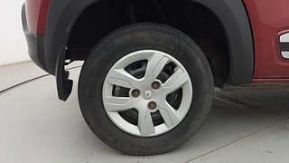 Used 2017 Renault Kwid [2015-2019] 1.0 RXT AMT Petrol Automatic tyres RIGHT REAR TYRE RIM VIEW