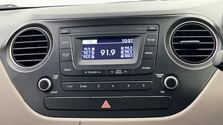 Used 2016 Hyundai Grand i10 [2013-2017] Sportz 1.2 Kappa VTVT Petrol Manual top_features Integrated (in-dash) music system