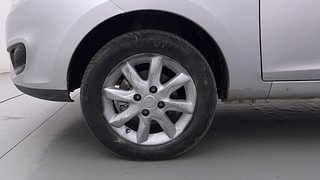 Used 2017 Tata Zest [2014-2019] XT Petrol Petrol Manual tyres LEFT FRONT TYRE RIM VIEW