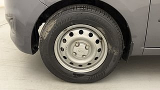 Used 2013 Hyundai i10 [2010-2016] Era Petrol Petrol Manual tyres LEFT FRONT TYRE RIM VIEW