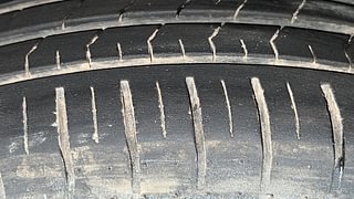 Used 2021 Tata Altroz XT 1.2 Petrol Manual tyres LEFT FRONT TYRE TREAD VIEW