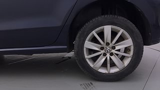 Used 2014 Volkswagen Polo [2010-2014] Highline1.2L (P) Petrol Manual tyres LEFT REAR TYRE RIM VIEW