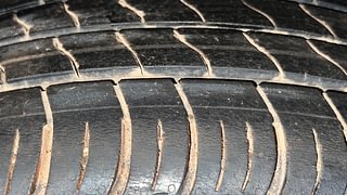 Used 2021 Tata Altroz XT 1.2 Petrol Manual tyres RIGHT REAR TYRE TREAD VIEW