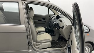 Used 2014 Chevrolet Spark [2012-2017] LS 1.0 Petrol Manual interior RIGHT SIDE FRONT DOOR CABIN VIEW
