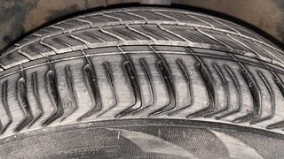 Used 2013 Hyundai i20 [2012-2014] Asta 1.2 Petrol Manual tyres LEFT FRONT TYRE TREAD VIEW