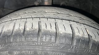 Used 2018 Honda Brio [2017-2018] VX MT Petrol Manual tyres LEFT FRONT TYRE TREAD VIEW