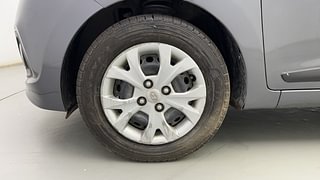Used 2016 Hyundai Grand i10 [2013-2017] Sportz 1.2 Kappa VTVT Petrol Manual tyres LEFT FRONT TYRE RIM VIEW