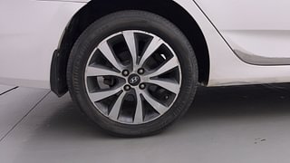 Used 2015 Hyundai Fluidic Verna 4S [2015-2017] 1.6 CRDi SX AT Diesel Automatic tyres RIGHT REAR TYRE RIM VIEW