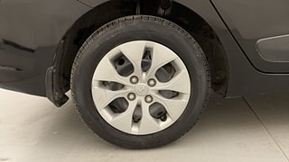 Used 2014 Hyundai Xcent [2014-2017] S Petrol Petrol Manual tyres RIGHT REAR TYRE RIM VIEW