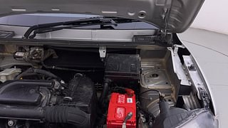 Used 2019 Renault Kwid [2015-2019] RXL Petrol Manual engine ENGINE LEFT SIDE HINGE & APRON VIEW