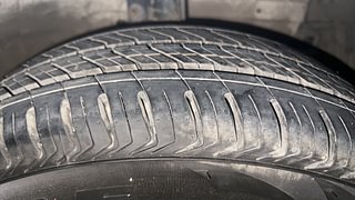 Used 2013 Maruti Suzuki Ertiga [2012-2015] Vxi Petrol Manual tyres RIGHT FRONT TYRE TREAD VIEW