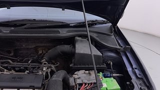 Used 2014 Volkswagen Polo [2010-2014] Highline1.2L (P) Petrol Manual engine ENGINE LEFT SIDE HINGE & APRON VIEW