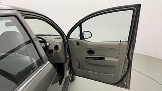 Used 2014 Chevrolet Spark [2012-2017] LS 1.0 Petrol Manual interior RIGHT FRONT DOOR OPEN VIEW