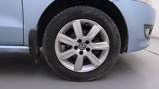 Used 2012 Volkswagen Polo [2010-2014] Highline1.2L (P) Petrol Manual tyres RIGHT FRONT TYRE RIM VIEW