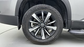 Used 2021 MG Motors Hector Plus Sharp 1.5 Petrol Turbo DCT 6-STR Petrol Automatic tyres RIGHT REAR TYRE RIM VIEW