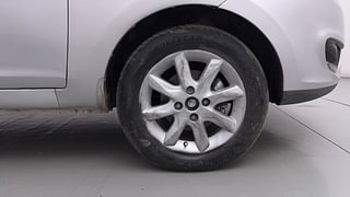 Used 2017 Tata Zest [2014-2019] XT Petrol Petrol Manual tyres RIGHT FRONT TYRE RIM VIEW