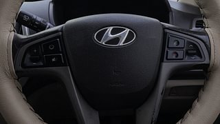 Used 2013 Hyundai i20 [2012-2014] Asta 1.2 Petrol Manual top_features Airbags