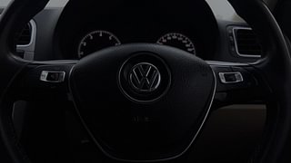 Used 2014 Volkswagen Polo [2010-2014] Highline1.2L (P) Petrol Manual top_features Airbags