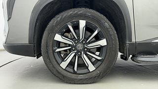Used 2021 MG Motors Hector Plus Sharp 1.5 Petrol Turbo DCT 6-STR Petrol Automatic tyres LEFT FRONT TYRE RIM VIEW
