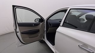 Used 2013 Hyundai i20 [2012-2014] Asta 1.2 Petrol Manual interior LEFT FRONT DOOR OPEN VIEW