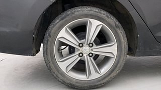 Used 2019 Hyundai Verna [2017-2020] 1.6 VTVT SX Petrol Manual tyres RIGHT REAR TYRE RIM VIEW
