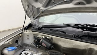 Used 2013 Maruti Suzuki Alto 800 [2012-2016] Lxi Petrol Manual engine ENGINE RIGHT SIDE HINGE & APRON VIEW