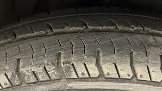 Used 2016 Hyundai i10 magna 1.1 Petrol Manual tyres RIGHT FRONT TYRE TREAD VIEW
