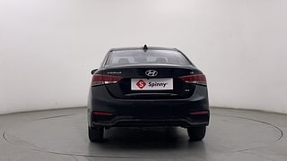 Used 2019 Hyundai Verna [2017-2020] 1.6 VTVT SX Petrol Manual exterior BACK VIEW