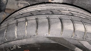 Used 2015 Hyundai Grand i10 Asta AT 1.2 Kappa VTVT Petrol Automatic tyres RIGHT REAR TYRE TREAD VIEW