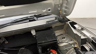 Used 2017 Renault Kwid [2015-2019] 1.0 RXL AMT Petrol Automatic engine ENGINE LEFT SIDE HINGE & APRON VIEW