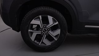 Used 2022 Kia Sonet HTX 1.0 iMT Petrol Manual tyres RIGHT REAR TYRE RIM VIEW