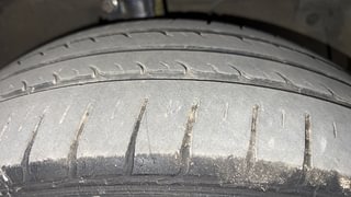 Used 2013 Maruti Suzuki Swift [2011-2017] ZDi Diesel Manual tyres RIGHT FRONT TYRE TREAD VIEW