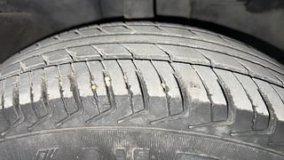 Used 2019 Renault Kwid [2017-2019] CLIMBER 1.0 AMT Petrol Automatic tyres RIGHT FRONT TYRE TREAD VIEW