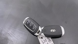 Used 2019 Hyundai Verna [2017-2020] 1.6 VTVT SX Petrol Manual extra CAR KEY VIEW