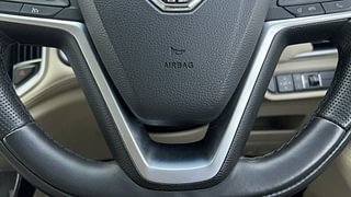 Used 2022 MG Motors Hector Smart 1.5 Petrol Turbo Hybrid Petrol Manual top_features Airbags