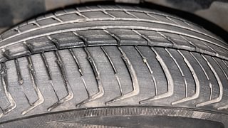 Used 2019 Renault Kwid [2015-2019] RXL Petrol Manual tyres LEFT FRONT TYRE TREAD VIEW