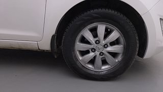 Used 2013 Hyundai i20 [2012-2014] Asta 1.2 Petrol Manual tyres RIGHT FRONT TYRE RIM VIEW