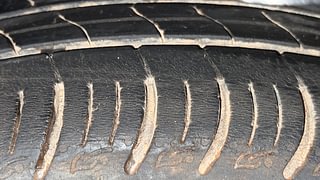 Used 2021 Tata Altroz XT 1.2 Petrol Manual tyres RIGHT FRONT TYRE TREAD VIEW