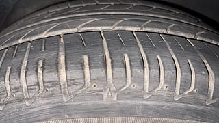 Used 2015 Hyundai Fluidic Verna 4S [2015-2017] 1.6 CRDi SX AT Diesel Automatic tyres RIGHT REAR TYRE TREAD VIEW
