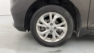 Used 2019 Honda Amaze 1.2 V CVT Petrol Petrol Automatic tyres LEFT FRONT TYRE RIM VIEW