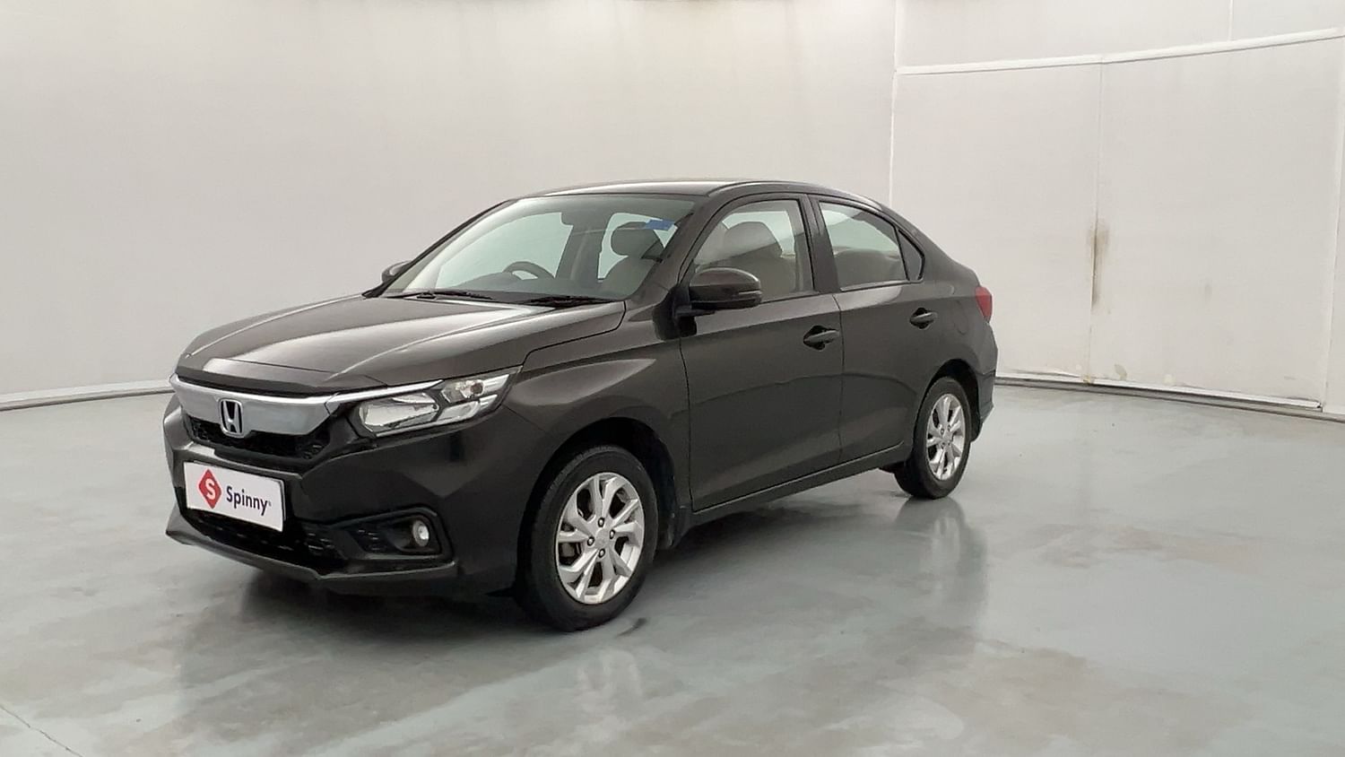 LEFT FRONT CORNER VIEW