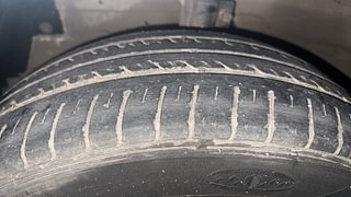 Used 2013 Maruti Suzuki Ertiga [2012-2015] Vxi Petrol Manual tyres LEFT FRONT TYRE TREAD VIEW