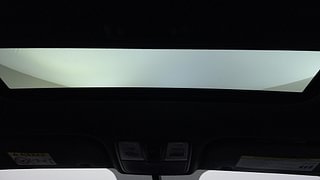 Used 2022 Hyundai i20 N Line N8 1.0 Turbo iMT Dual Tone Petrol Manual top_features Sunroof