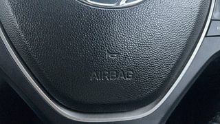 Used 2018 Hyundai Elite i20 [2014-2018] Sportz 1.2 Petrol Manual top_features Airbags
