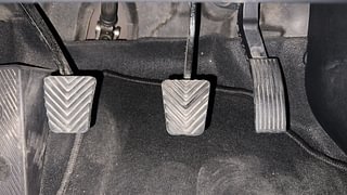 Used 2018 Hyundai Elite i20 [2014-2018] Sportz 1.2 Petrol Manual interior PEDALS VIEW