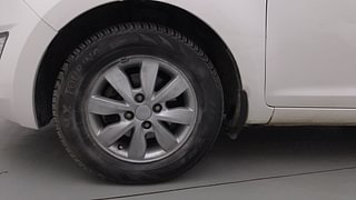 Used 2013 Hyundai i20 [2012-2014] Asta 1.2 Petrol Manual tyres LEFT FRONT TYRE RIM VIEW